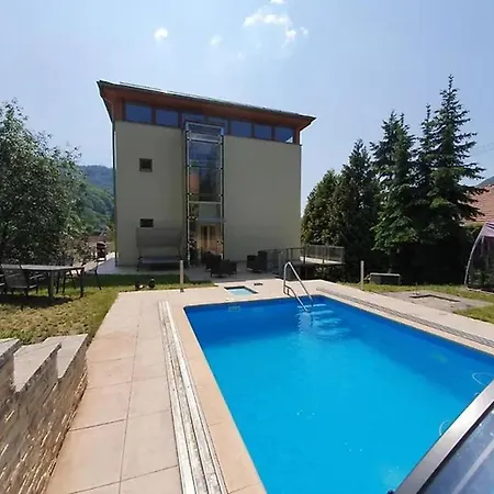 #1 With Double Bed In A With Nice Pool Apartamento Ústí nad Labem