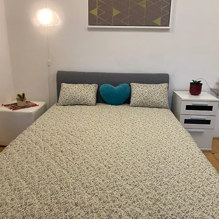 #1 With Double Bed In A With Nice Pool アパート